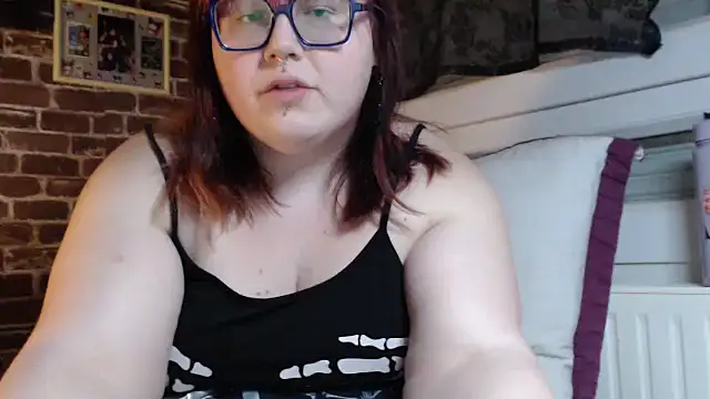 Snapshot of ProfaneHekate chatting on February 3, 2026, 9:42 pm ProfaneHekate online show from February 3, 2026, 9:42 pm