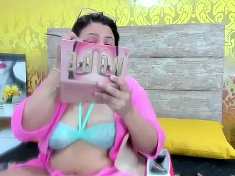 elianacollins23 online show from February 20, 2026, 2:52 am