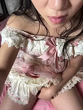 menglixun777 online show from March 11, 2026, 1:38 pm