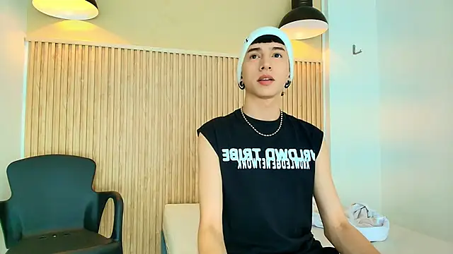 lian cameron online show from March 14, 2026, 3:56 am