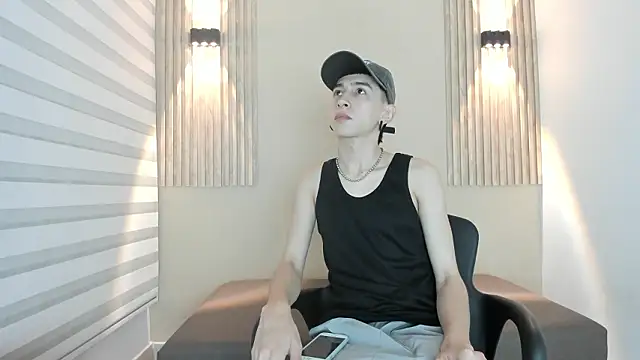 lian cameron online show from February 4, 2026, 3:45 am