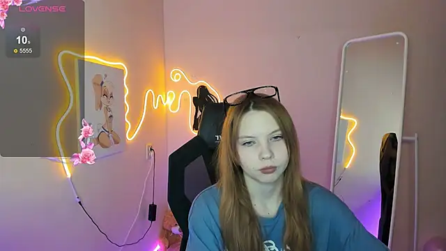 Snapshot of EmberVexen chatting on February 10, 2026, 2:10 am EmberVexen online show from February 10, 2026, 2:10 am