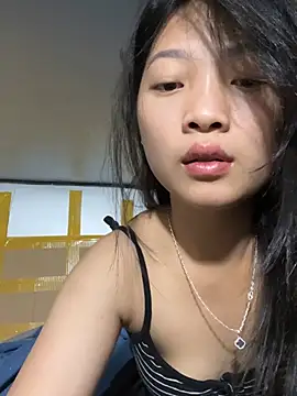 Lyn-be99 online show from April 16, 2026, 1:50 am