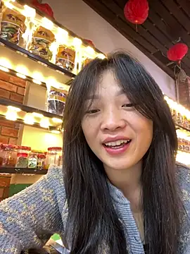 Lyn-be99 online show from April 1, 2026, 12:02 am