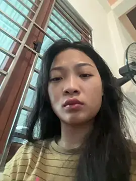 Lyn-be99 online show from February 16, 2026, 12:31 am