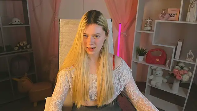 CelestineMauriac online show from April 15, 2026, 7:58 pm