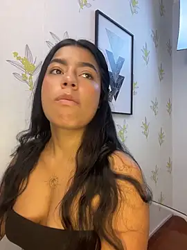 Laia white online show from April 23, 2026, 12:29 pm