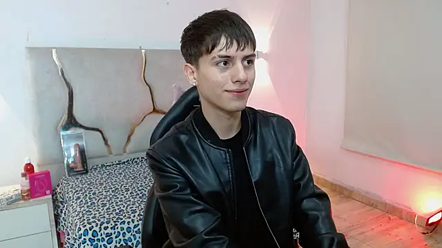 EVAN TAY online show from February 24, 2026, 3:07 am