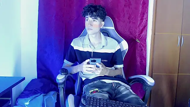 Johnny cagee  online show from February 22, 2026, 12:02 am