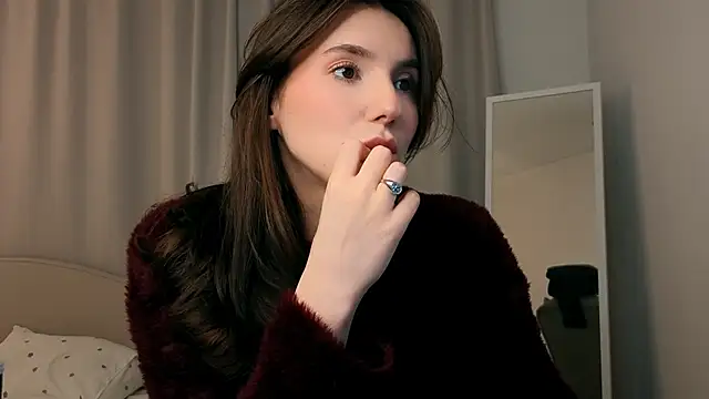 ssandralovin online show from April 12, 2026, 7:50 pm