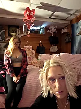 Snapshot of BeautifulFire23 chatting on February 19, 2026, 4:26 pm BeautifulFire23 online show from February 19, 2026, 4:26 pm