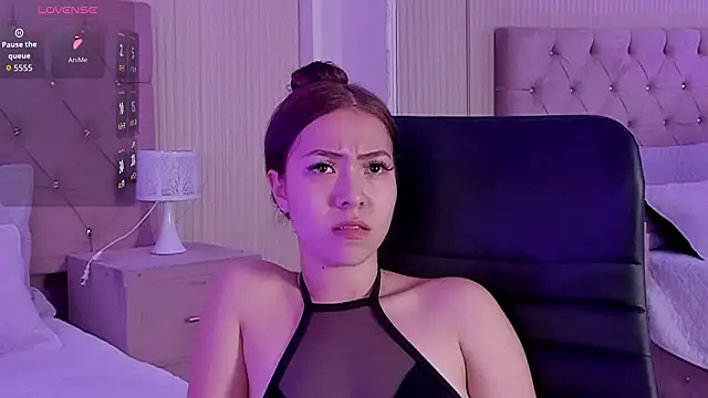 lizzyrossie online show from February 22, 2026, 7:48 pm