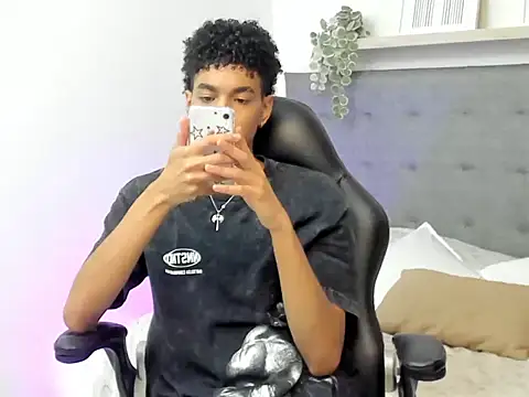 Snapshot of wes_gibbings chatting on February 17, 2026, 2:47 pm wes gibbings online show from February 17, 2026, 2:47 pm