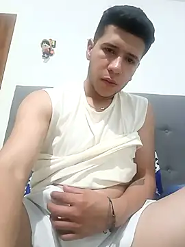 Snapshot of Andrew18ramirez chatting on February 16, 2026, 6:01 am Andrew18ramirez online show from February 16, 2026, 6:01 am