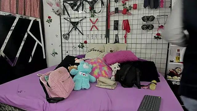 playful-girls online show from February 26, 2026, 1:22 pm