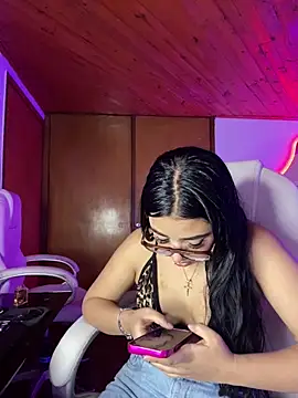 Snapshot of Violetta_pinkk1 chatting on February 27, 2026, 4:23 am Violetta pinkk1 online show from February 27, 2026, 4:23 am