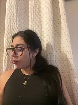 Snapshot of Violetta_pinkk1 chatting on February 16, 2026, 4:33 am Violetta pinkk1 online show from February 16, 2026, 4:33 am