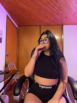 Snapshot of Violetta_pinkk1 chatting on February 21, 2026, 4:03 am Violetta pinkk1 online show from February 21, 2026, 4:03 am