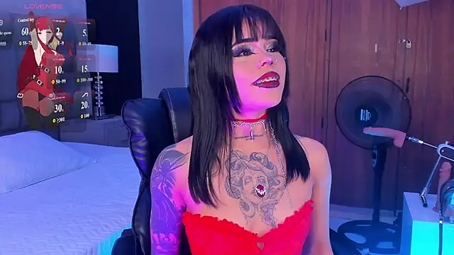 Snapshot of SweetDevil_7 chatting on February 9, 2026, 9:02 pm SweetDevil 7 online show from February 9, 2026, 9:02 pm