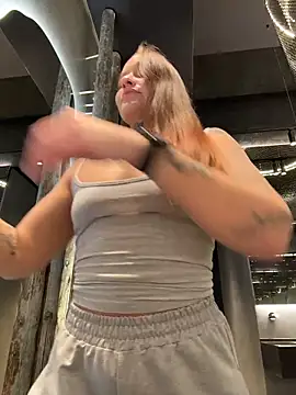 KishaMur online show from February 12, 2026, 4:01 am