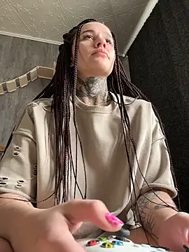 KishaMur online show from April 15, 2026, 5:57 am