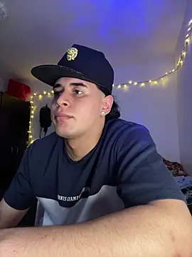 Maximuz1920 online show from April 4, 2026, 8:37 pm