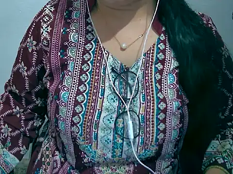 Cute Aliyaa online show from March 20, 2026, 10:27 am