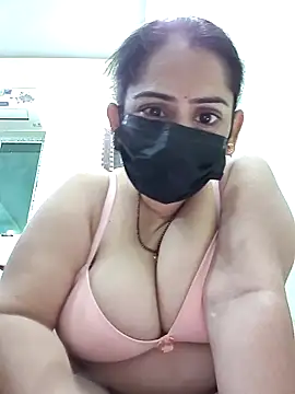 diyam4002 online show from February 26, 2026, 2:06 pm