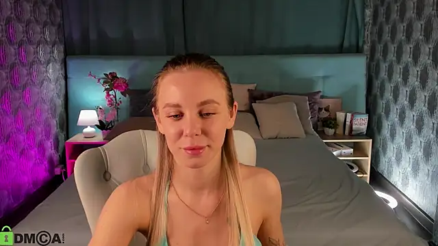 Tesssa Young online show from April 4, 2026, 12:39 am