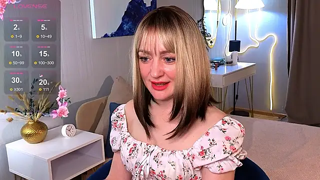 Snapshot of Oliiviaa_ chatting on February 18, 2026, 8:22 am Oliiviaa online show from February 18, 2026, 8:22 am