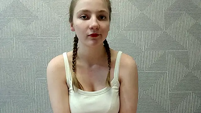 Snapshot of KateClarky chatting on February 3, 2026, 8:03 pm KateClarky online show from February 3, 2026, 8:03 pm