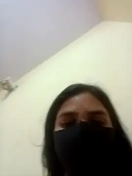 Snapshot of Mahira-- chatting on March 29, 2026, 9:33 am Mahira-- online show from March 29, 2026, 9:33 am