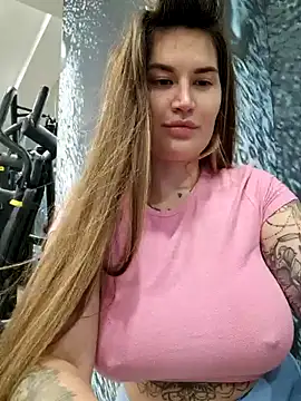 Snapshot of TattooGirlAlia chatting on December 25, 2024, 6:19 pm TattooGirlAlia online show from December 25, 2024, 6:19 pm