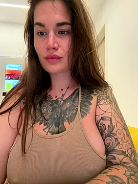 Snapshot of TattooGirlAlia chatting on October 1, 2025, 5:39 pm TattooGirlAlia online show from October 1, 2025, 5:39 pm