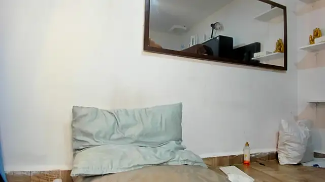 Snapshot of Curvy_Sarah_ chatting on February 3, 2026, 2:55 pm Curvy Sarah online show from February 3, 2026, 2:55 pm