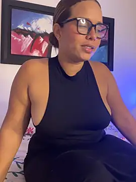 Snapshot of Kira_Spiicy chatting on February 20, 2026, 12:18 pm Kira Spiicy online show from February 20, 2026, 12:18 pm