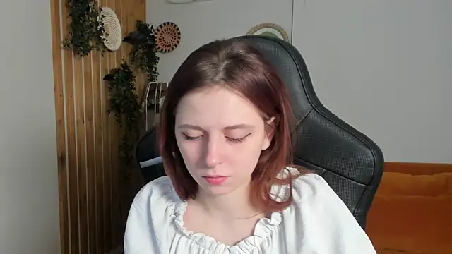 FreyaVey online show from February 12, 2026, 5:18 am