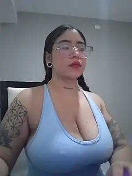 Snapshot of Helll_girll chatting on February 15, 2026, 3:51 am Helll girll online show from February 15, 2026, 3:51 am