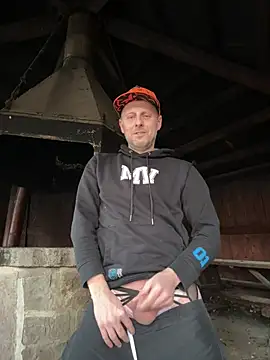 Snapshot of FrankdieSchwuchtel chatting on February 16, 2026, 3:10 pm FrankdieSchwuchtel online show from February 16, 2026, 3:10 pm