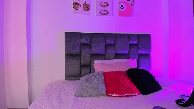 Isabella Moon9 online show from March 26, 2026, 12:14 pm