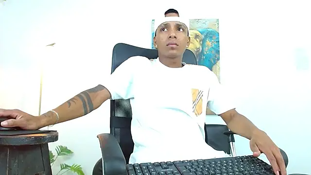 ostinn18 online show from March 2, 2026, 2:13 pm