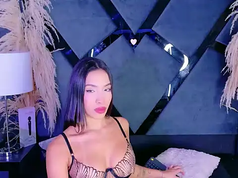 Snapshot of KylieWhitee chatting on February 6, 2026, 6:09 am KylieWhitee online show from February 6, 2026, 6:09 am