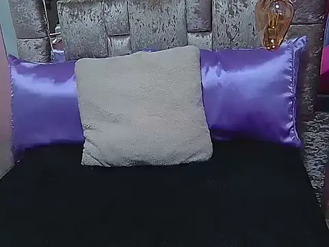 thyara noa online show from February 17, 2026, 7:11 pm