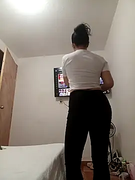 luna pinky online show from February 13, 2026, 6:08 pm