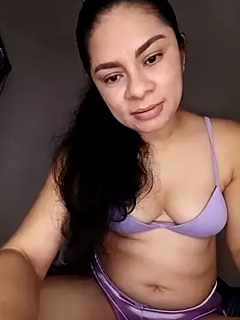 luna pinky online show from April 5, 2026, 8:59 pm