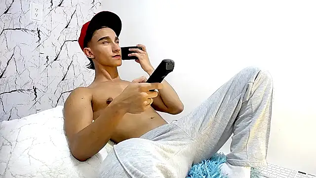 Snapshot of BabyAndy_ chatting on July 8, 2026, 11:05 pm BabyAndy online show from July 8, 2026, 11:05 pm