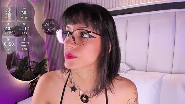 ViolettaColinss online show from July 17, 2026, 11:40 am