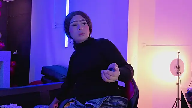 megara hott online show from February 9, 2026, 2:48 pm