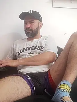 Snapshot of hairyandbigmann chatting on February 2, 2026, 3:22 pm hairyandbigmann online show from February 2, 2026, 3:22 pm