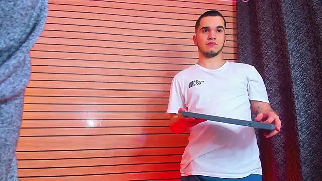 TheBatMansion online show from April 18, 2026, 12:57 am